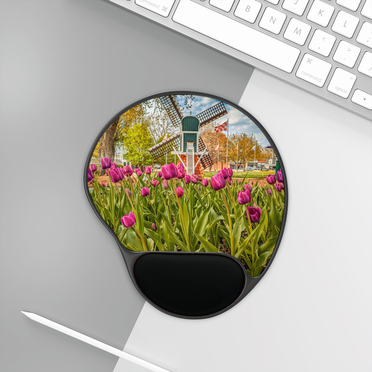 Windmill Tulip Pad With Wrist Rest (SP Photography Collection)