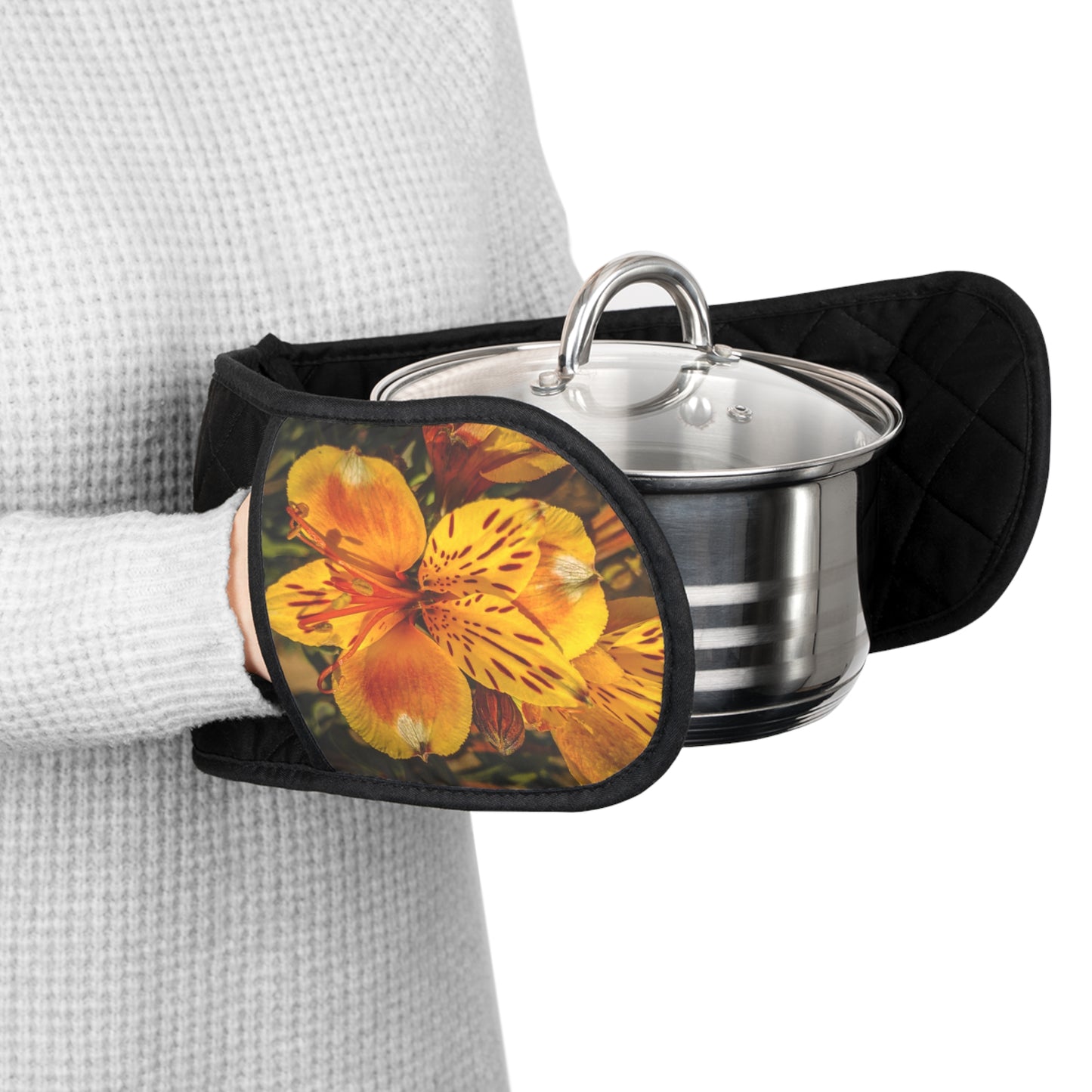 Yellow Lily Oven Mitts (SP Photography Collection)